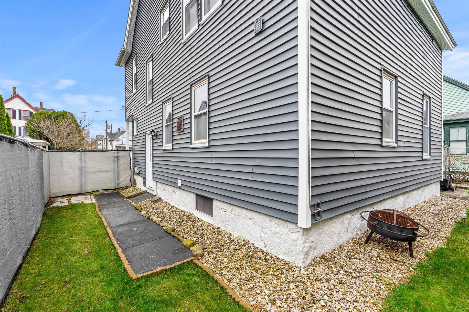 5 Arlington Avenue Nashua NH 03060