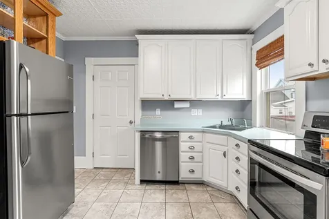 5 Arlington Avenue Nashua NH 03060