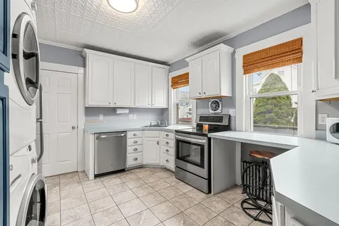 5 Arlington Avenue Nashua NH 03060