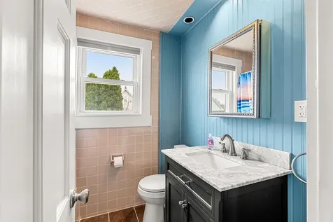 5 Arlington Avenue Nashua NH 03060