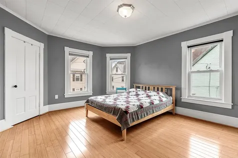 5 Arlington Avenue Nashua NH 03060