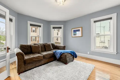 5 Arlington Avenue Nashua NH 03060