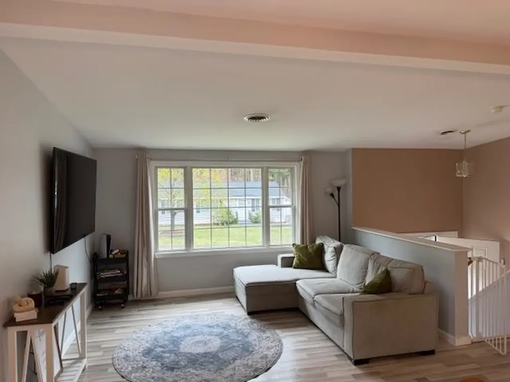 18 Baltimore Road Nashua NH 03062
