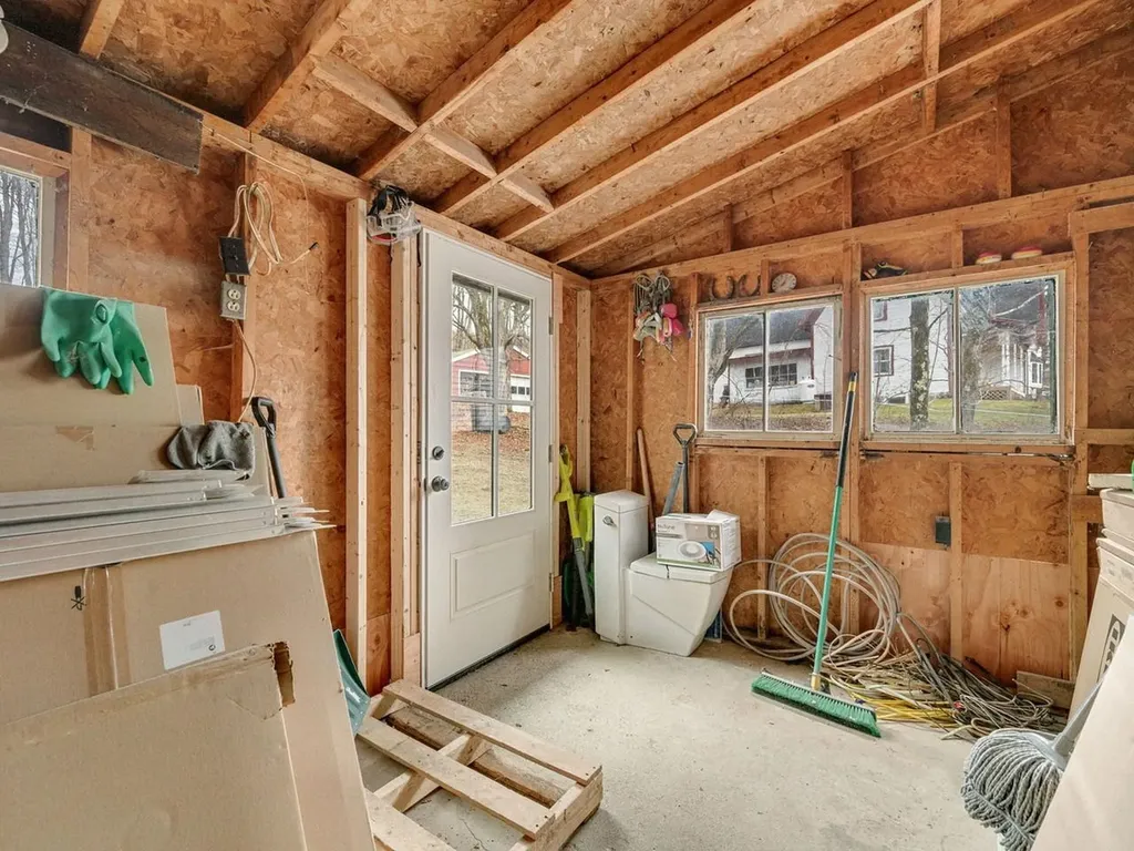 81 East River Road Lincoln VT 05443