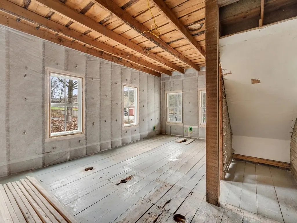81 East River Road Lincoln VT 05443