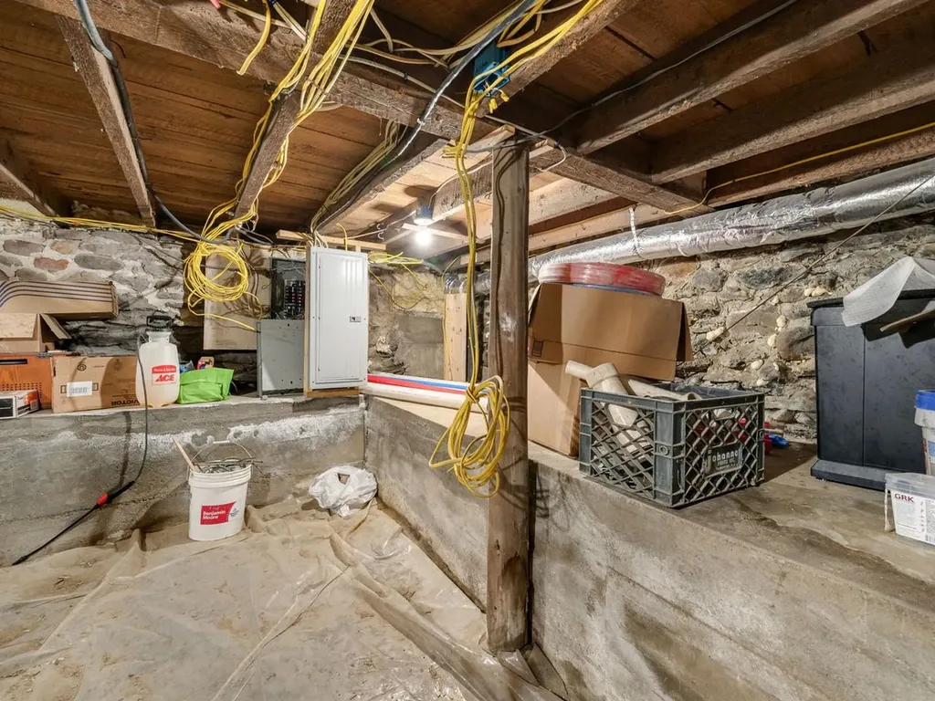 81 East River Road Lincoln VT 05443