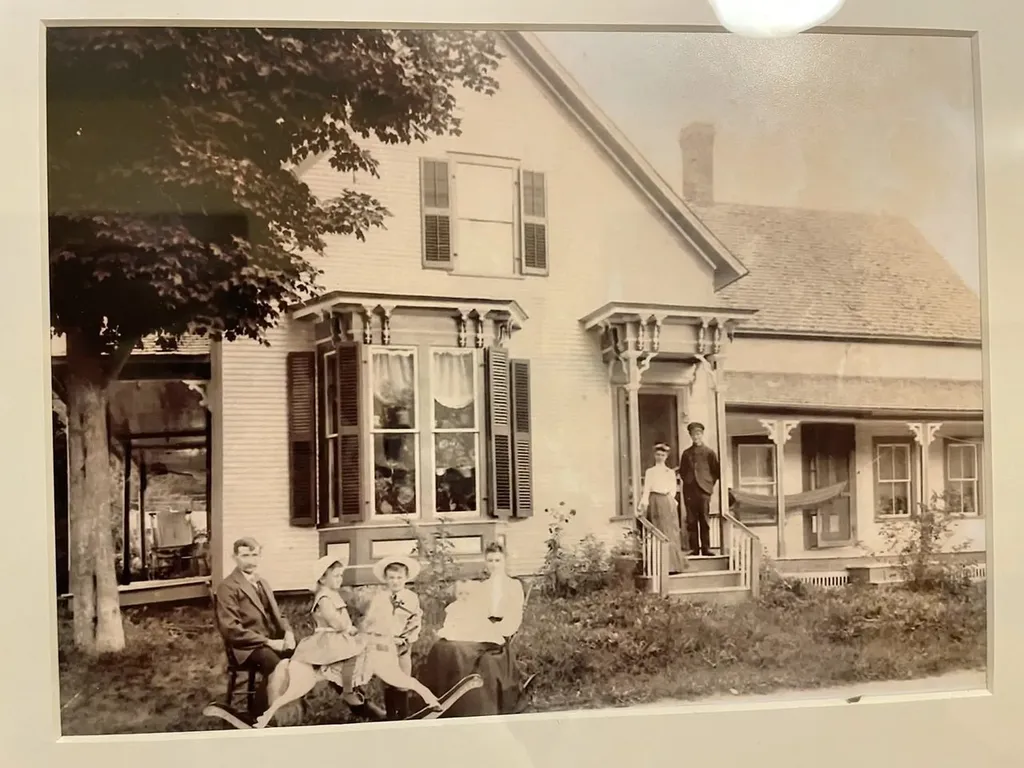 81 East River Road Lincoln VT 05443