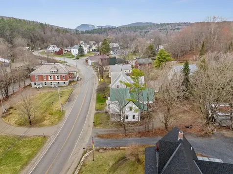 81 East River Road Lincoln VT 05443