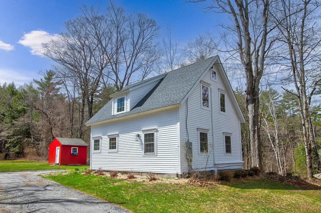 55 Water Street Bradford NH 03221