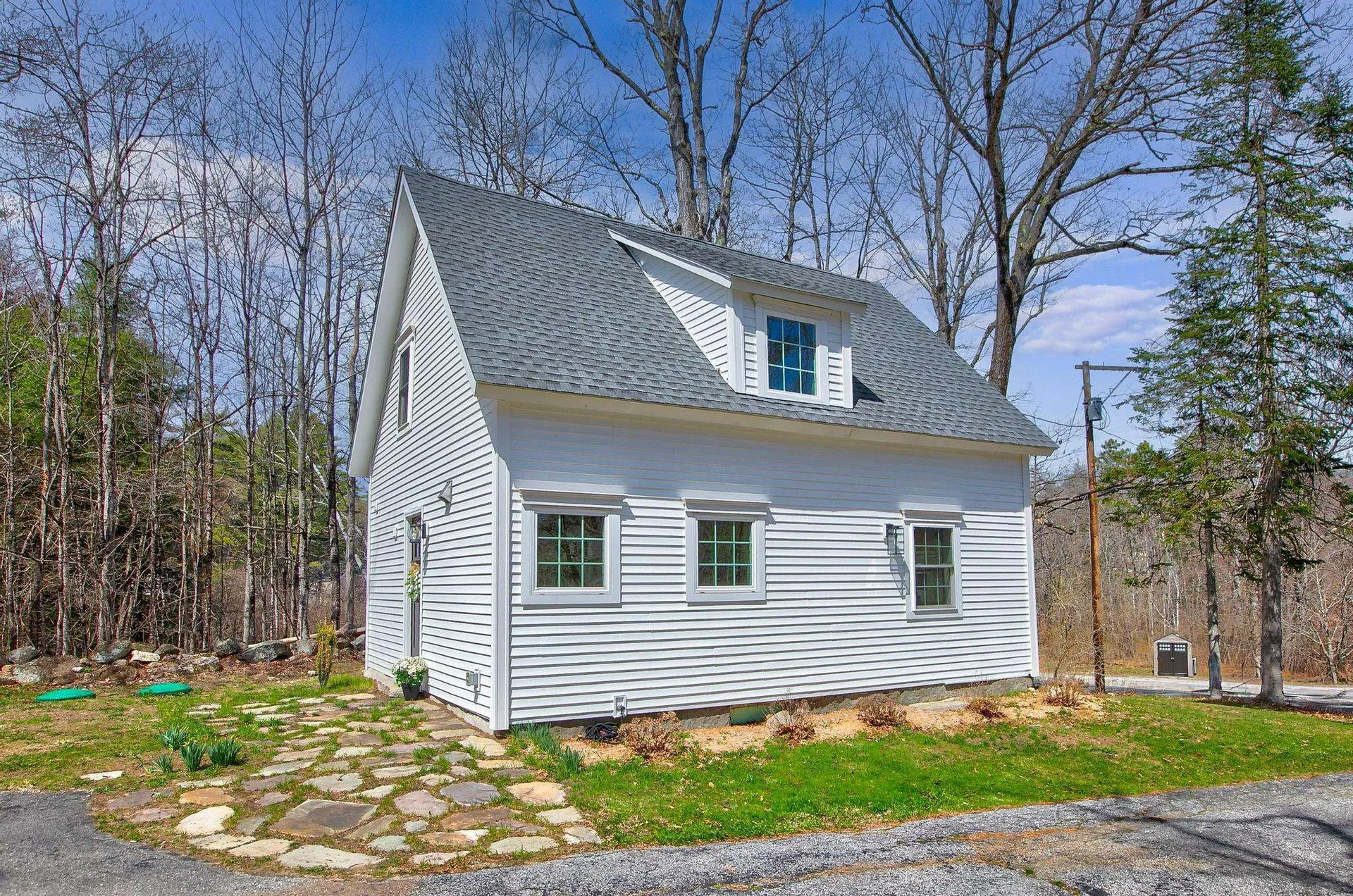 55 Water Street Bradford NH 03221