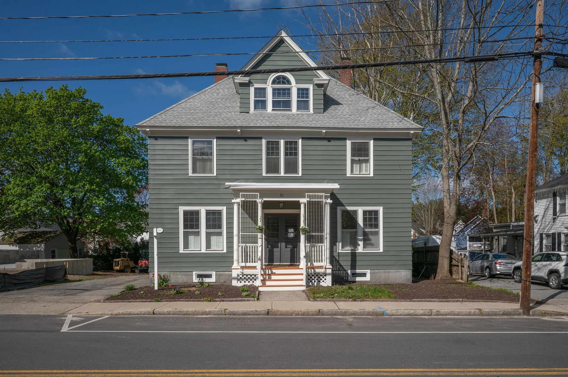18 Manchester Street Nashua NH 03064-2110