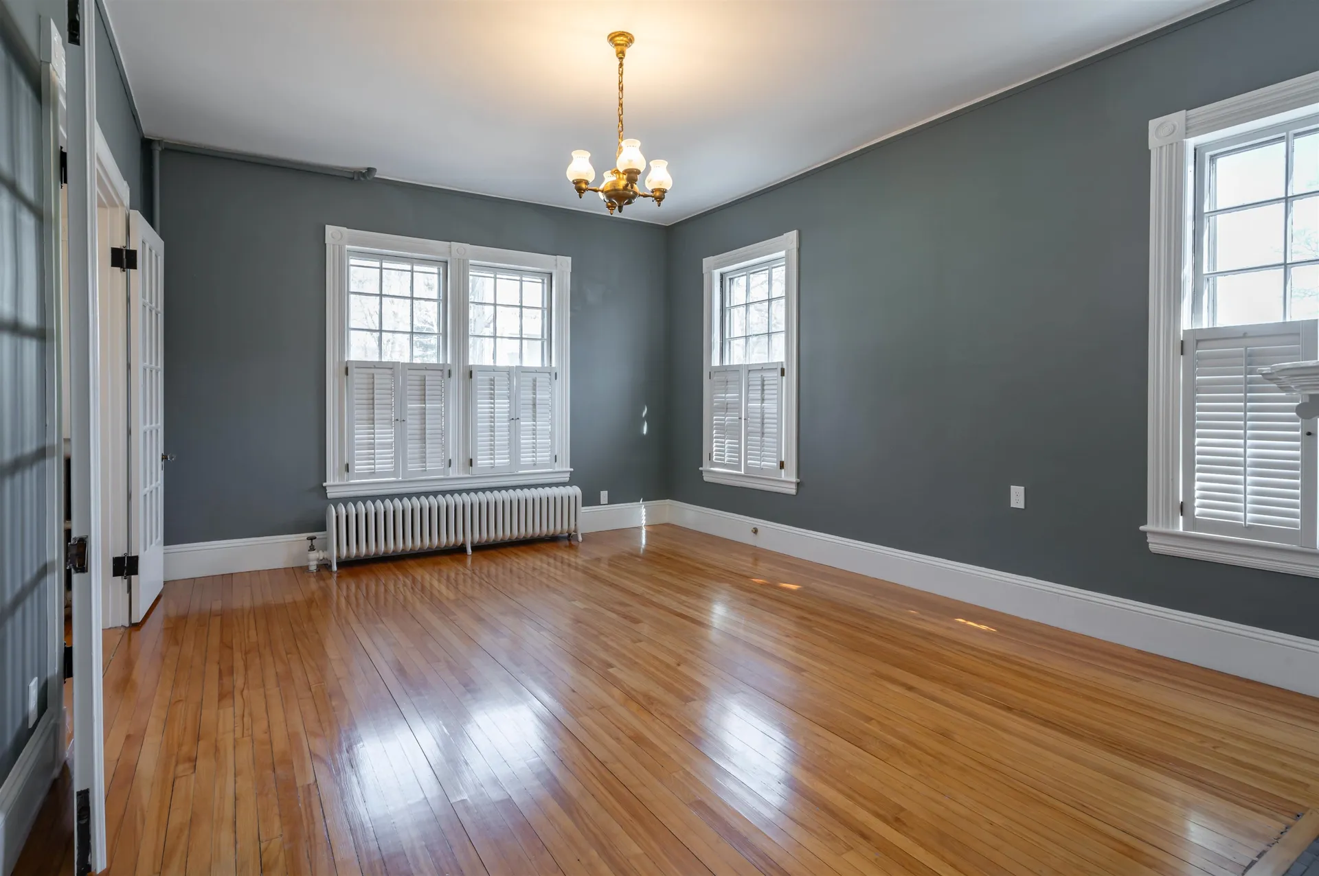 18 Manchester Street Nashua NH 03064-2110