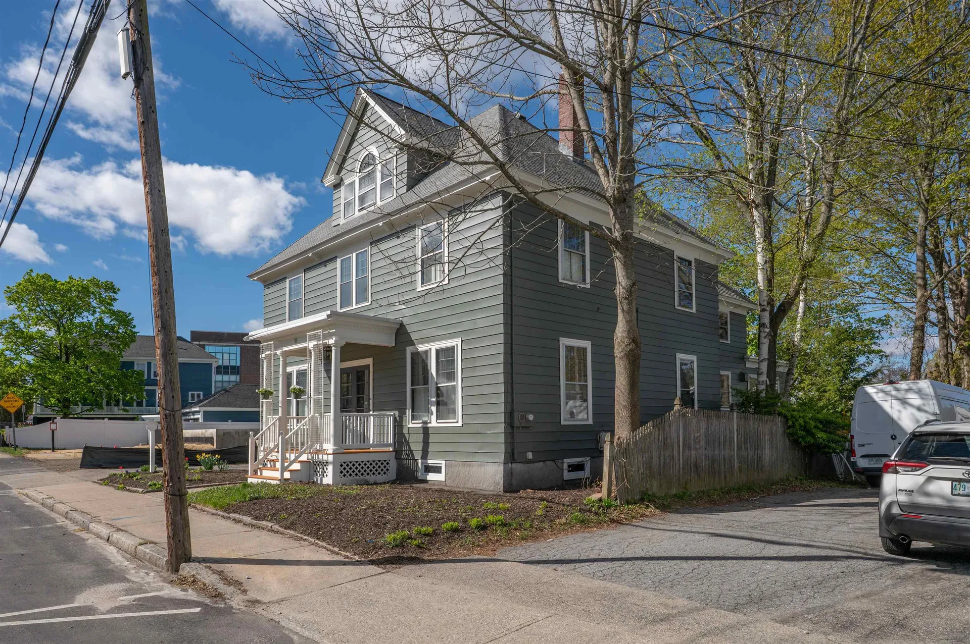 18 Manchester Street Nashua NH 03064-2110