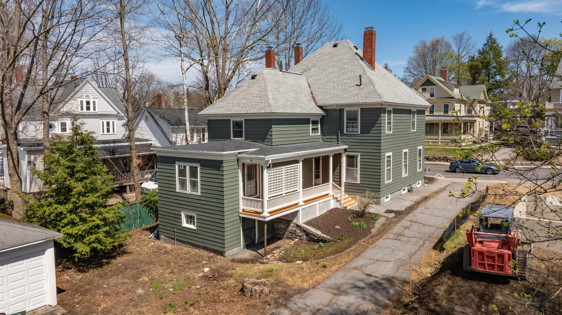 18 Manchester Street Nashua NH 03064-2110