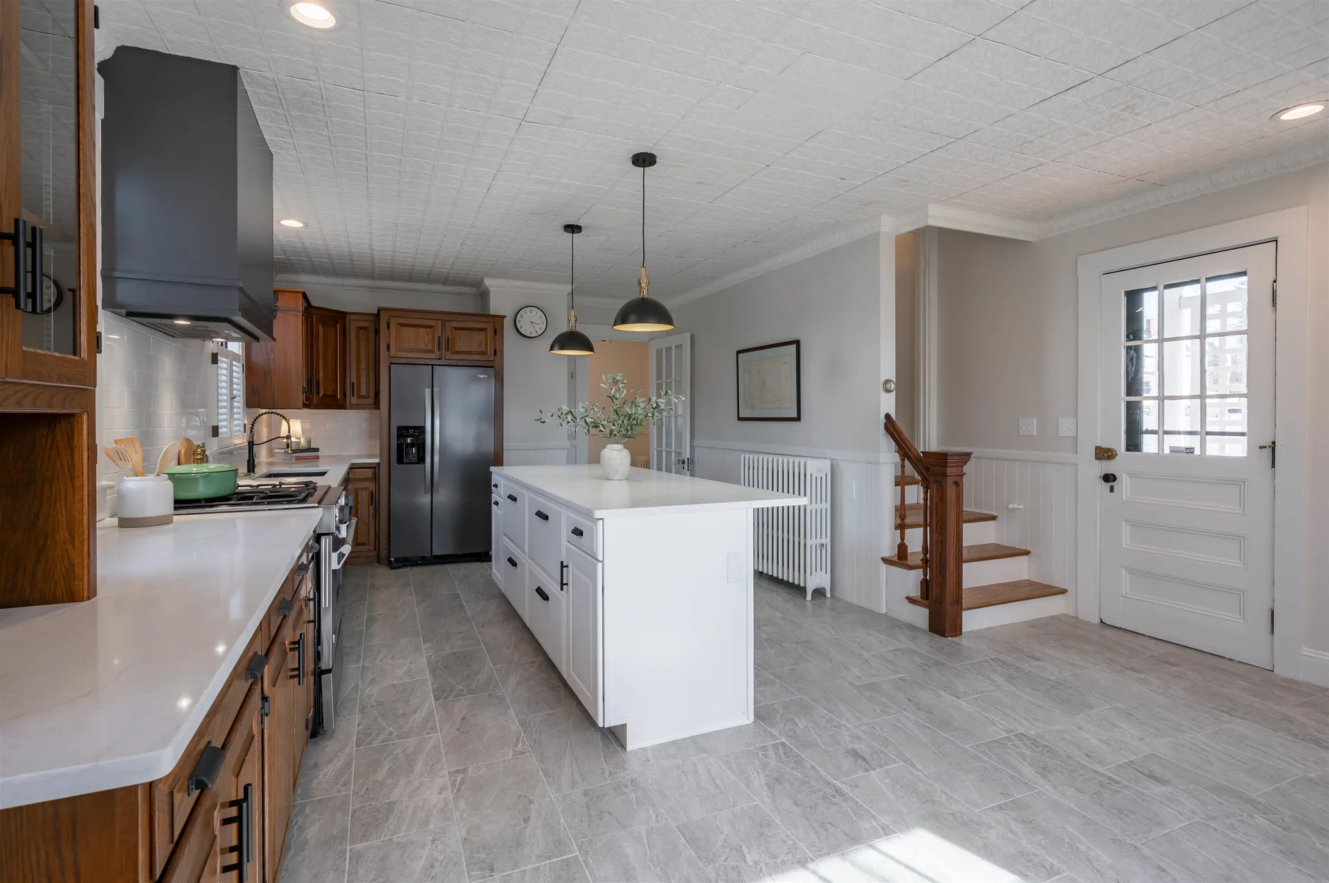 18 Manchester Street Nashua NH 03064-2110