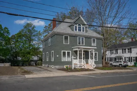 18 Manchester Street Nashua NH 03064-2110