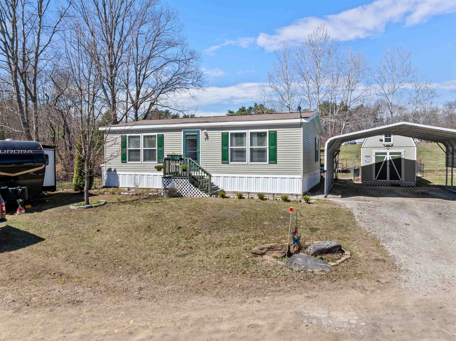 7 Lilac Lane Pittsfield NH 03263
