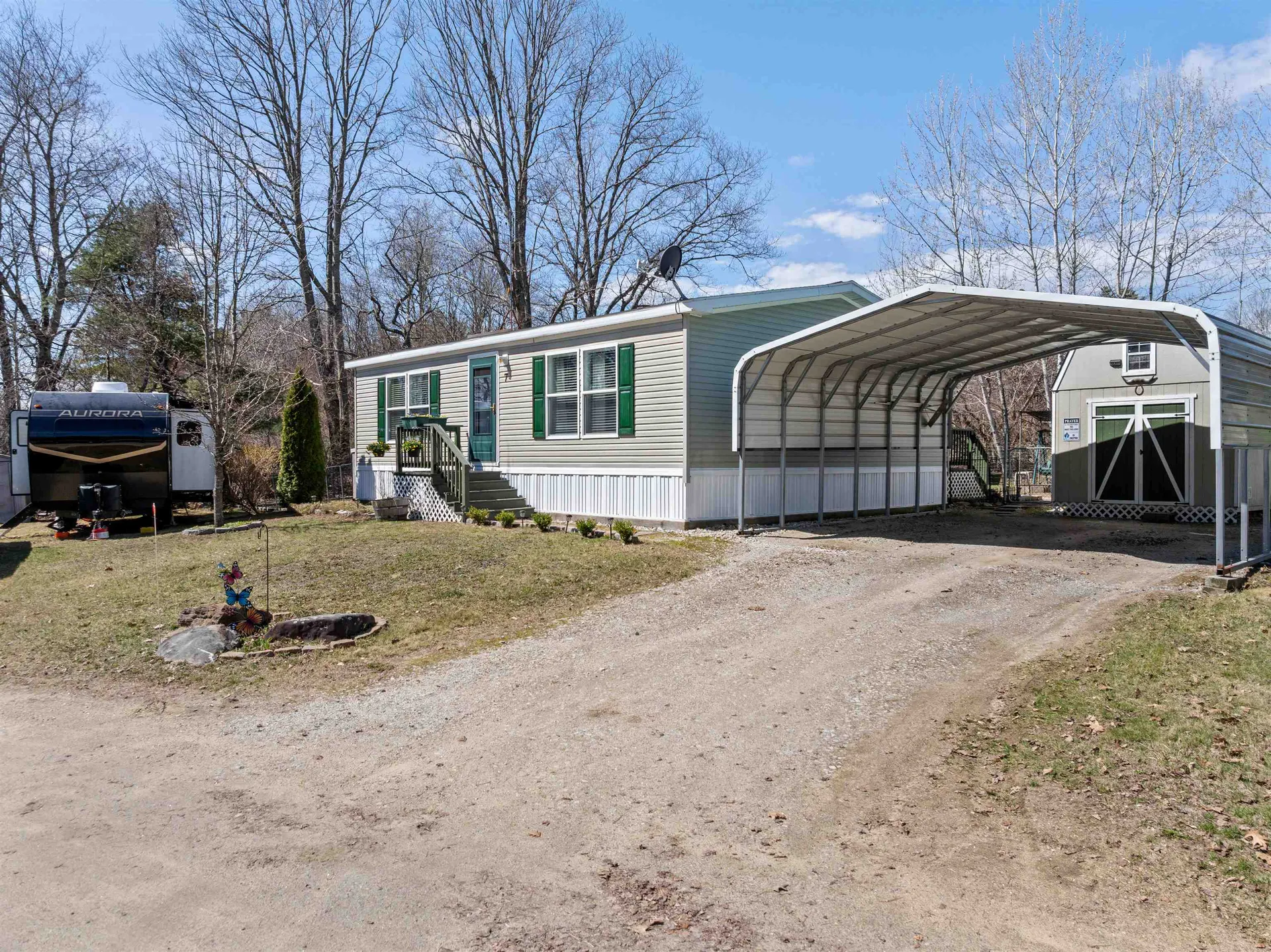 7 Lilac Lane Pittsfield NH 03263