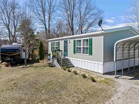 7 Lilac Lane Pittsfield NH 03263