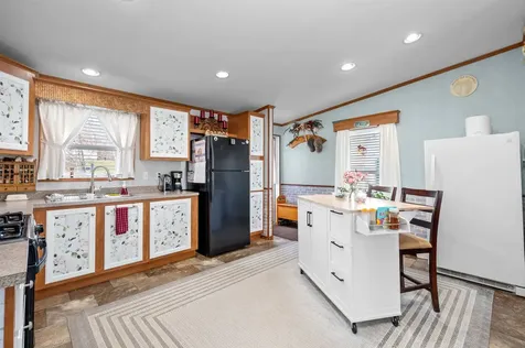 7 Lilac Lane Pittsfield NH 03263