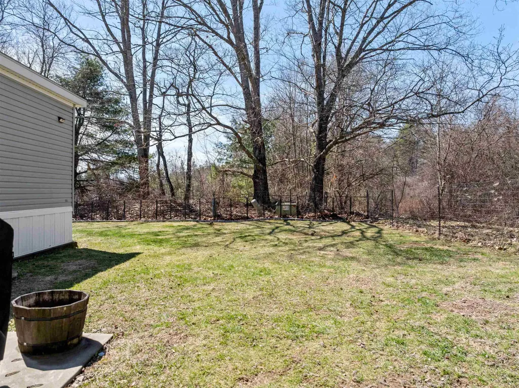 7 Lilac Lane Pittsfield NH 03263