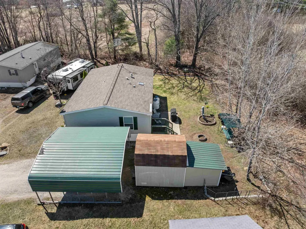 7 Lilac Lane Pittsfield NH 03263