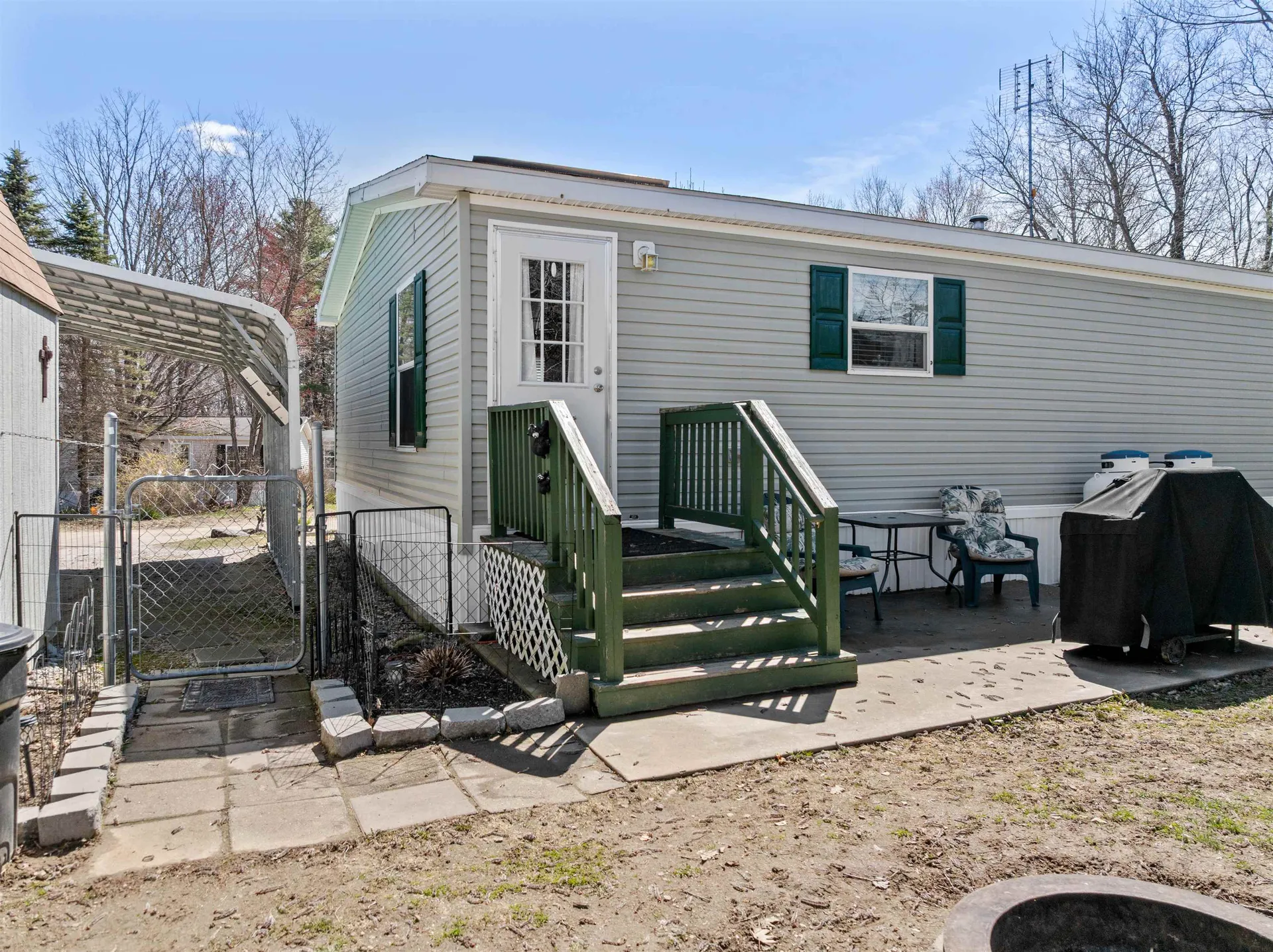 7 Lilac Lane Pittsfield NH 03263
