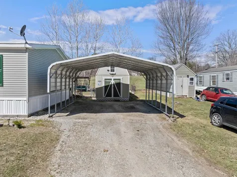 7 Lilac Lane Pittsfield NH 03263