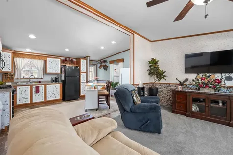 7 Lilac Lane Pittsfield NH 03263