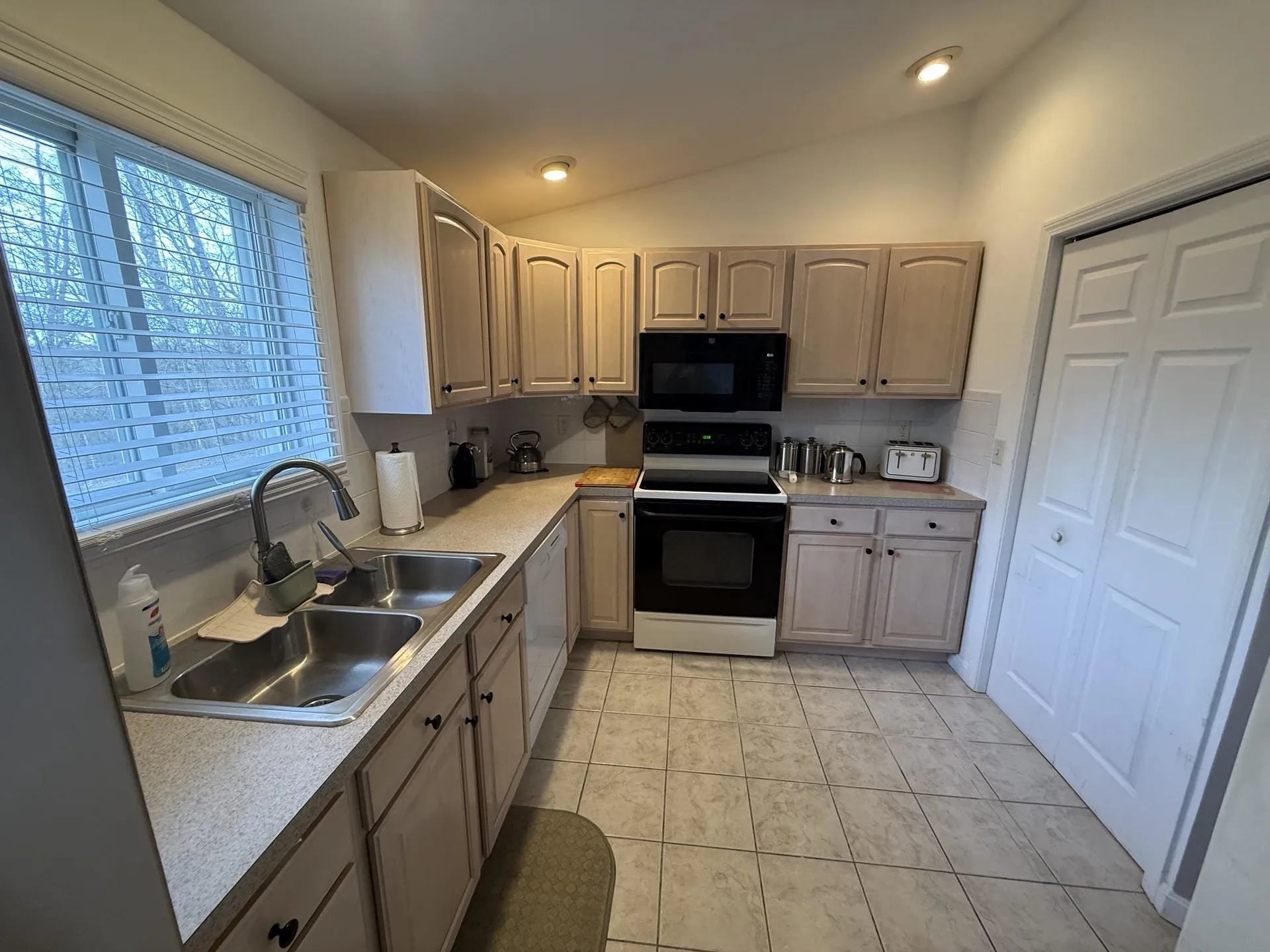 14 Garvin Road Derry NH 03038