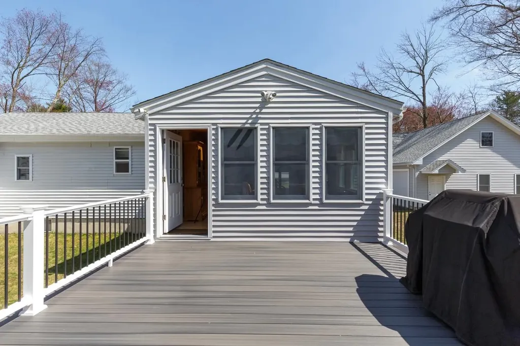 131 High Range Road Londonderry NH 03053