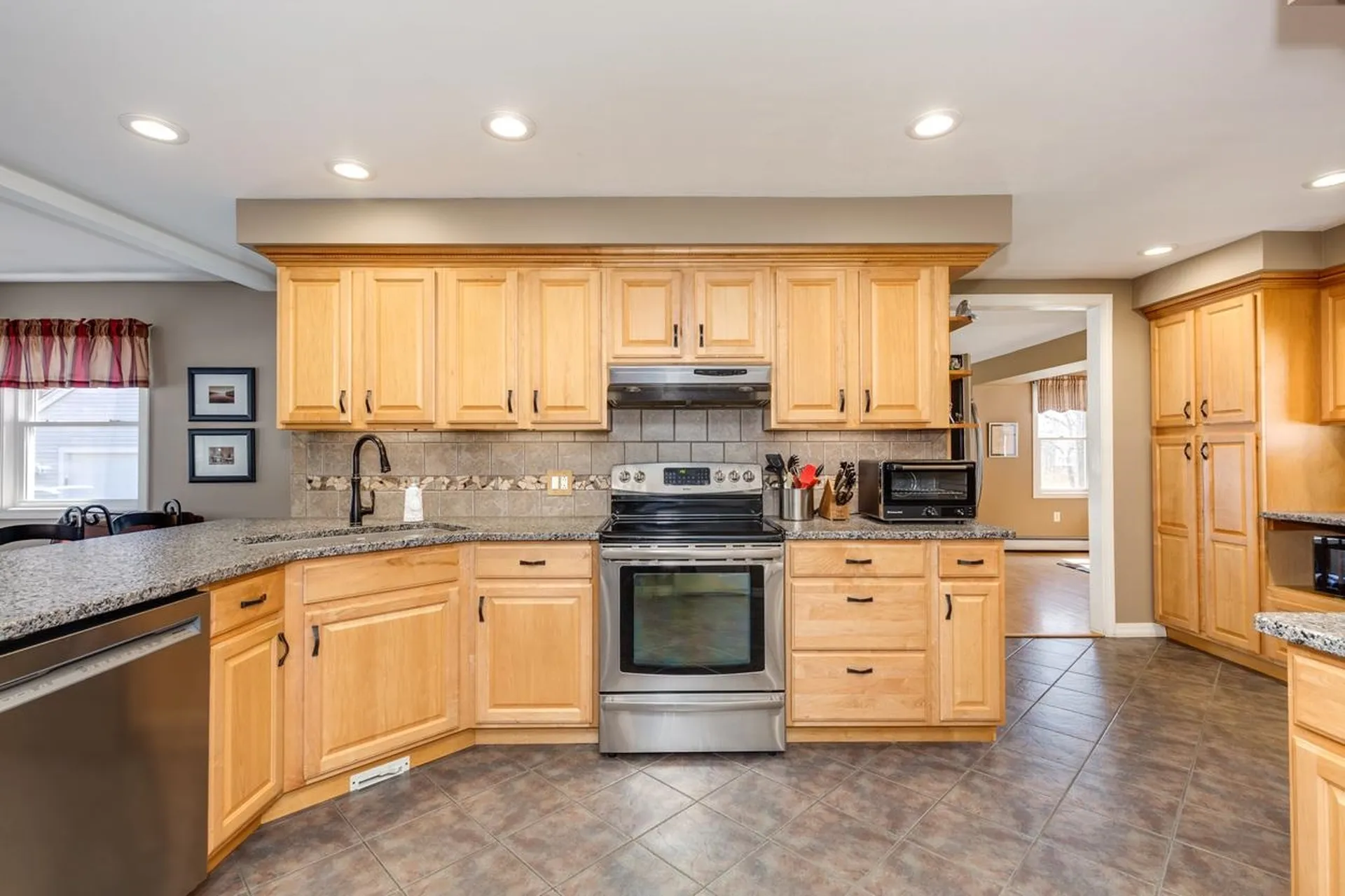 131 High Range Road Londonderry NH 03053