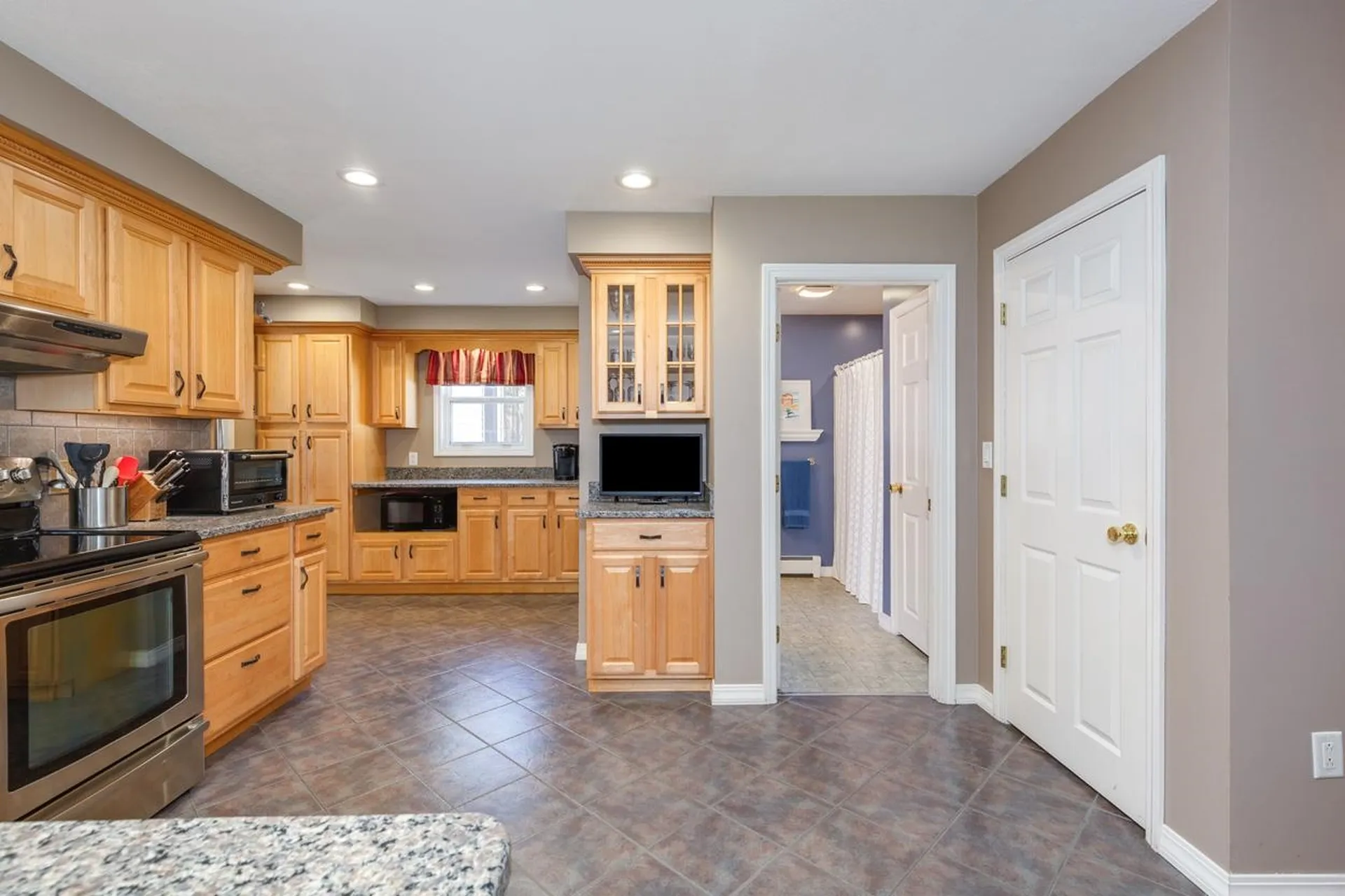 131 High Range Road Londonderry NH 03053