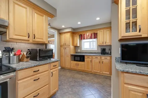 131 High Range Road Londonderry NH 03053
