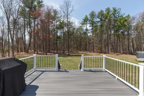 131 High Range Road Londonderry NH 03053