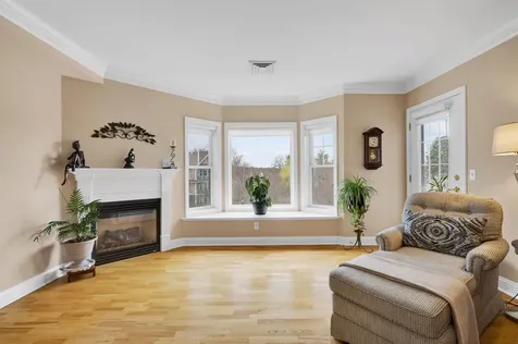 65 Hawthorne Drive Bedford NH 03110