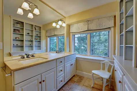 579 Sagamore Avenue Portsmouth NH 03801