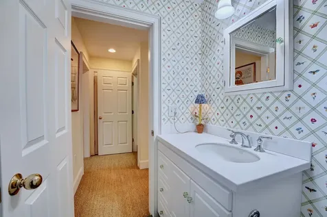 579 Sagamore Avenue Portsmouth NH 03801