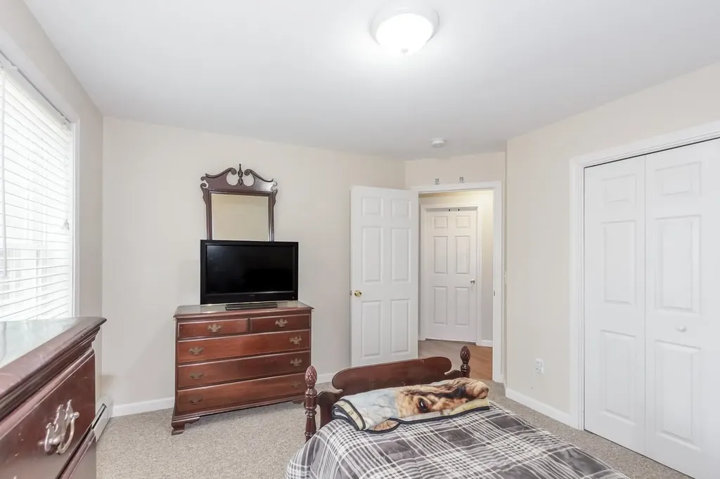 439 Silver Pine Lane Tamworth NH 03886