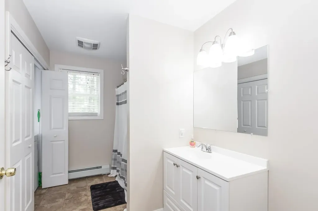 439 Silver Pine Lane Tamworth NH 03886