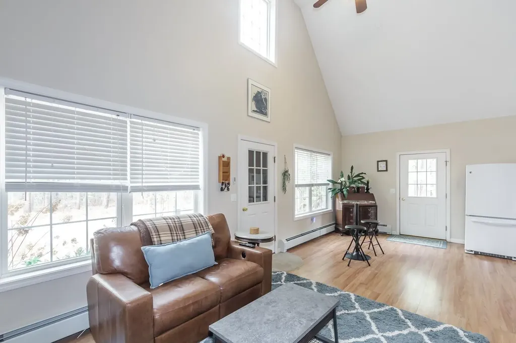 439 Silver Pine Lane Tamworth NH 03886