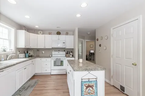 439 Silver Pine Lane Tamworth NH 03886