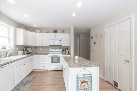 439 Silver Pine Lane Tamworth NH 03886