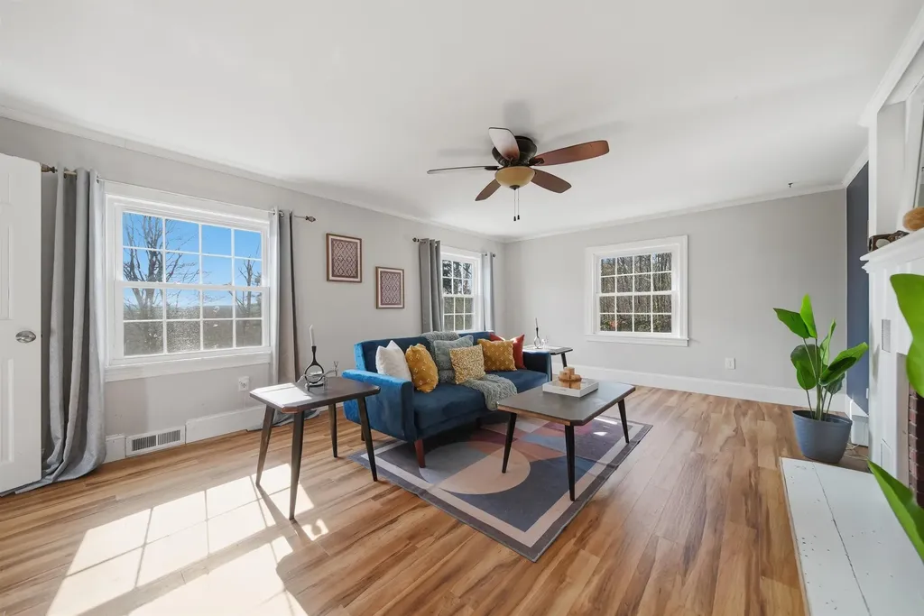 209 Hooksett Road Auburn NH 03032