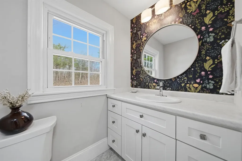 209 Hooksett Road Auburn NH 03032