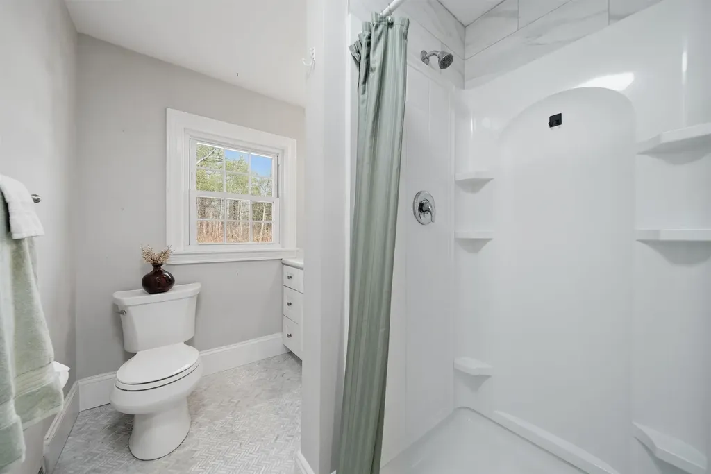 209 Hooksett Road Auburn NH 03032