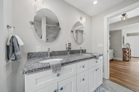 209 Hooksett Road Auburn NH 03032