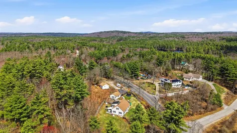 209 Hooksett Road Auburn NH 03032
