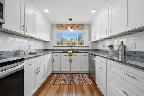 209 Hooksett Road Auburn NH 03032