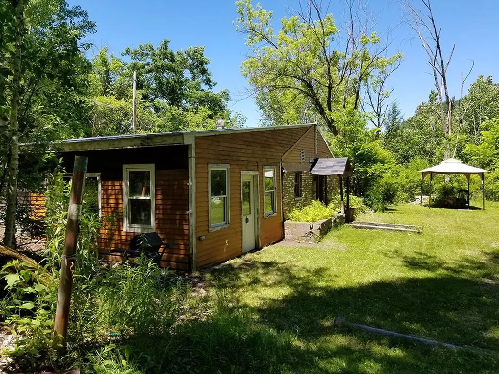 1526 Old River Road Hartford VT 05001